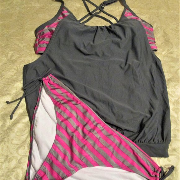 Meet your Posher, Dee - Picture 10 of 16